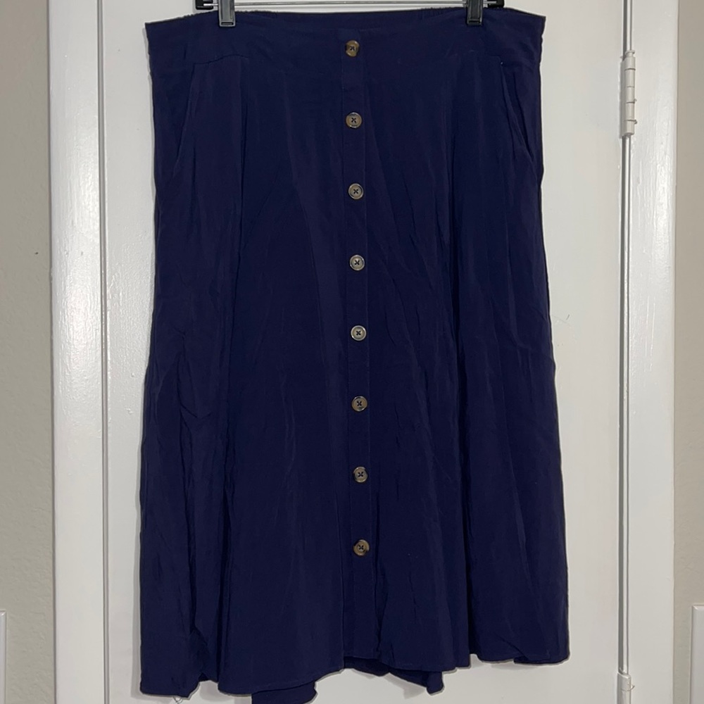 Torrid Navy Midi Challis Button-Front Skirt with Pockets Size 1 (1X)